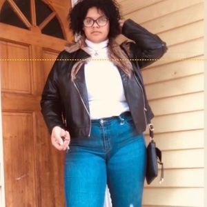 Meet your Posher, Ana